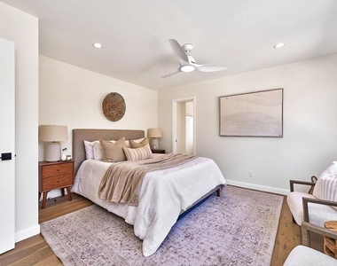 916 S Victoria Avenue - Photo Thumbnail 52