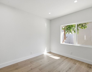 5915 1/4 Barton Avenue - Photo Thumbnail 13