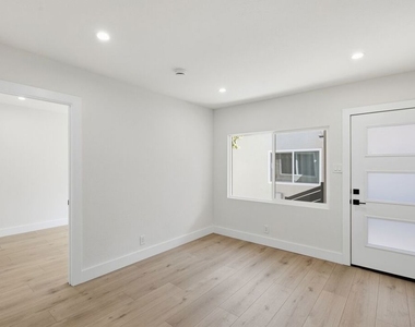 5915 1/4 Barton Avenue - Photo Thumbnail 6