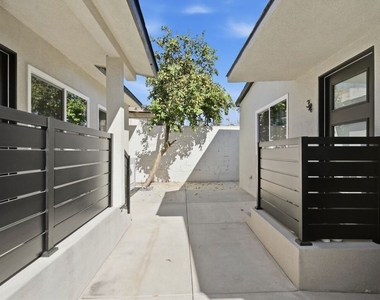 5915 1/4 Barton Avenue - Photo Thumbnail 19