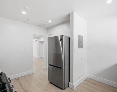 5915 1/4 Barton Avenue - Photo Thumbnail 10