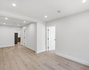 5915 1/4 Barton Avenue - Photo Thumbnail 1