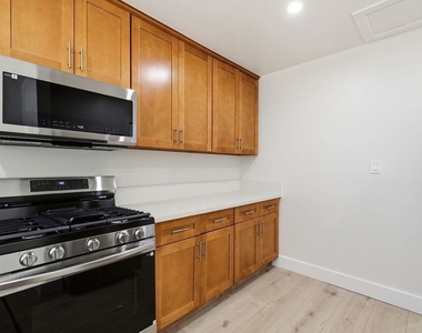 5915 1/4 Barton Avenue - Photo Thumbnail 11