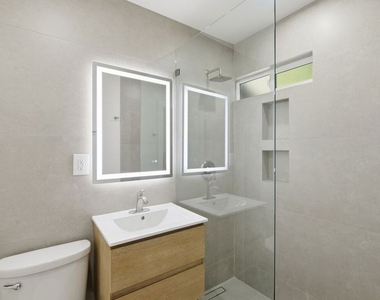 5915 1/4 Barton Avenue - Photo Thumbnail 9