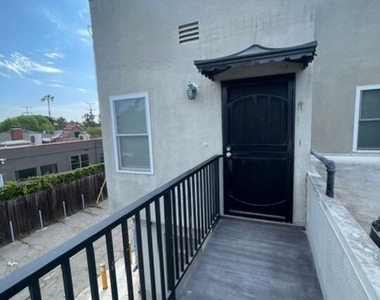 2000 Lincoln Boulevard - Photo Thumbnail 14