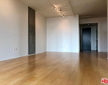 1100 S Hope Street - Photo Thumbnail 11
