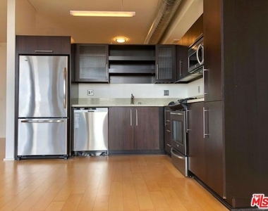 1100 S Hope Street - Photo Thumbnail 10