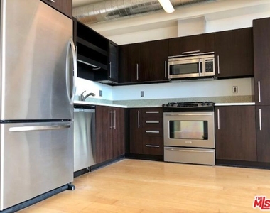 1100 S Hope Street - Photo Thumbnail 8
