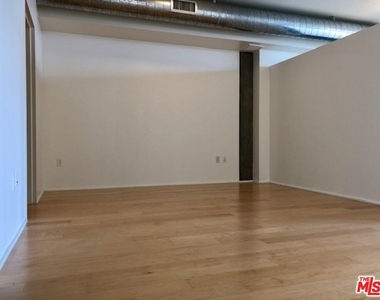 1100 S Hope Street - Photo Thumbnail 13