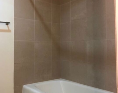 1100 S Hope Street - Photo Thumbnail 18