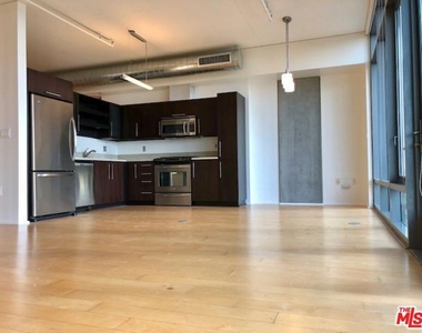 1100 S Hope Street - Photo Thumbnail 7