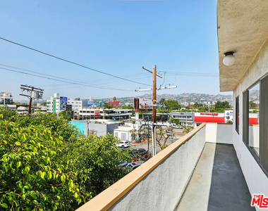 131 N Orlando Avenue - Photo Thumbnail 6