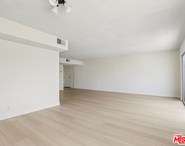131 N Orlando Avenue - Photo Thumbnail 3