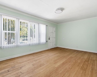 6018 Cadillac Avenue - Photo Thumbnail 8