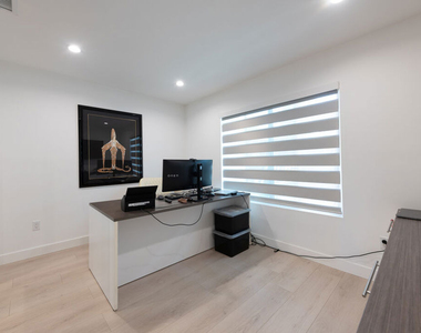 1423 N Hill Avenue - Photo Thumbnail 10