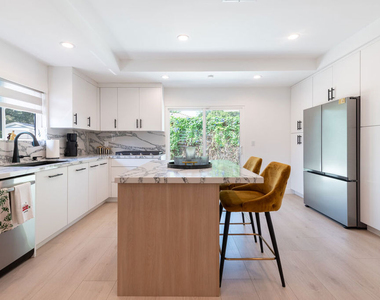 1423 N Hill Avenue - Photo Thumbnail 4