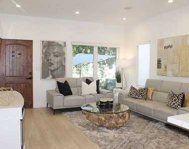 1520 S Burnside Avenue - Photo Thumbnail 4