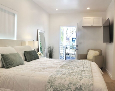 1520 S Burnside Avenue - Photo Thumbnail 18