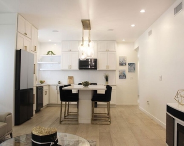 1520 S Burnside Avenue - Photo Thumbnail 8