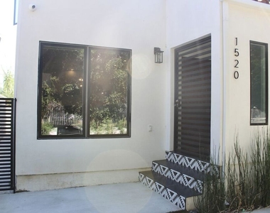1520 S Burnside Avenue - Photo Thumbnail 2