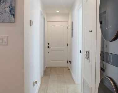 1520 S Burnside Avenue - Photo Thumbnail 25