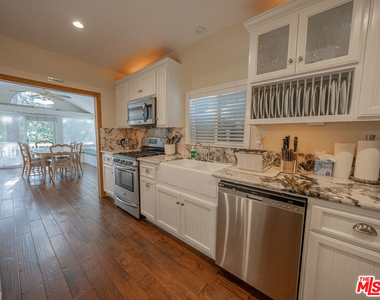 233 Corona Circle - Photo Thumbnail 6