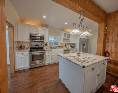 233 Corona Circle - Photo Thumbnail 7
