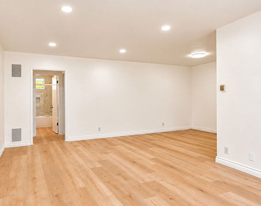 633 N Hayworth Avenue - Photo Thumbnail 5