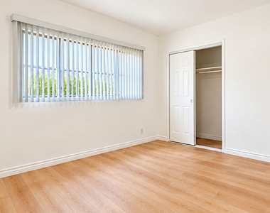 633 N Hayworth Avenue - Photo Thumbnail 2