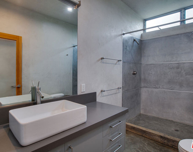 538 Broadway Street - Photo Thumbnail 17