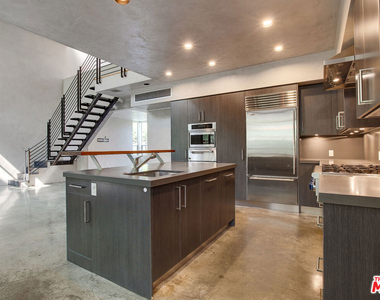 538 Broadway Street - Photo Thumbnail 14