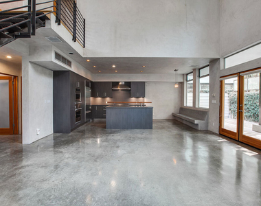 538 Broadway Street - Photo Thumbnail 11