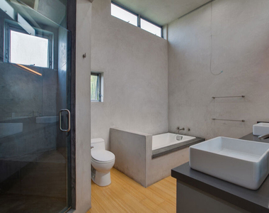 538 Broadway Street - Photo Thumbnail 27