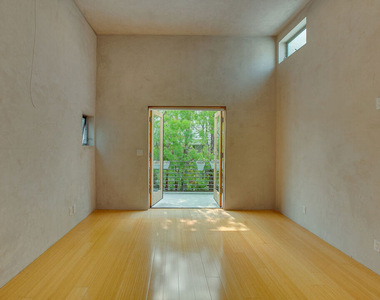 538 Broadway Street - Photo Thumbnail 23