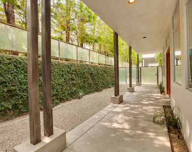 538 Broadway Street - Photo Thumbnail 4