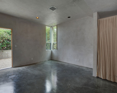 538 Broadway Street - Photo Thumbnail 18