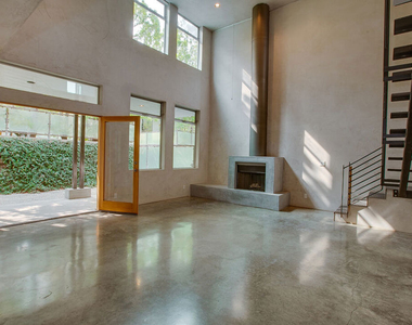 538 Broadway Street - Photo Thumbnail 6
