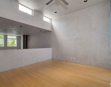 538 Broadway Street - Photo Thumbnail 20