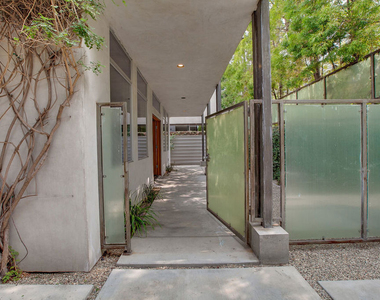 538 Broadway Street - Photo Thumbnail 3