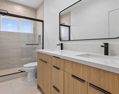 11302 Collins Street - Photo Thumbnail 17