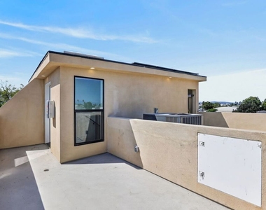 11302 Collins Street - Photo Thumbnail 38
