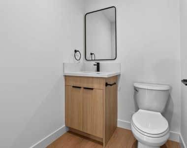 11302 Collins Street - Photo Thumbnail 6