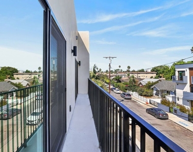 11302 Collins Street - Photo Thumbnail 12