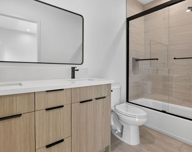 11302 Collins Street - Photo Thumbnail 9