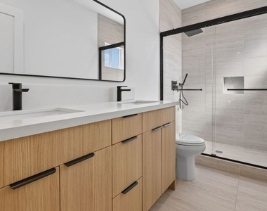 11302 Collins Street - Photo Thumbnail 31