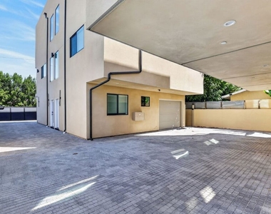 11302 Collins Street - Photo Thumbnail 40