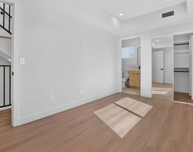 11302 Collins Street - Photo Thumbnail 30