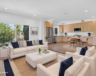 11302 Collins Street - Photo Thumbnail 3