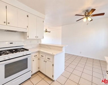 710 N Market Street - Photo Thumbnail 6