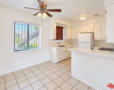 710 N Market Street - Photo Thumbnail 5